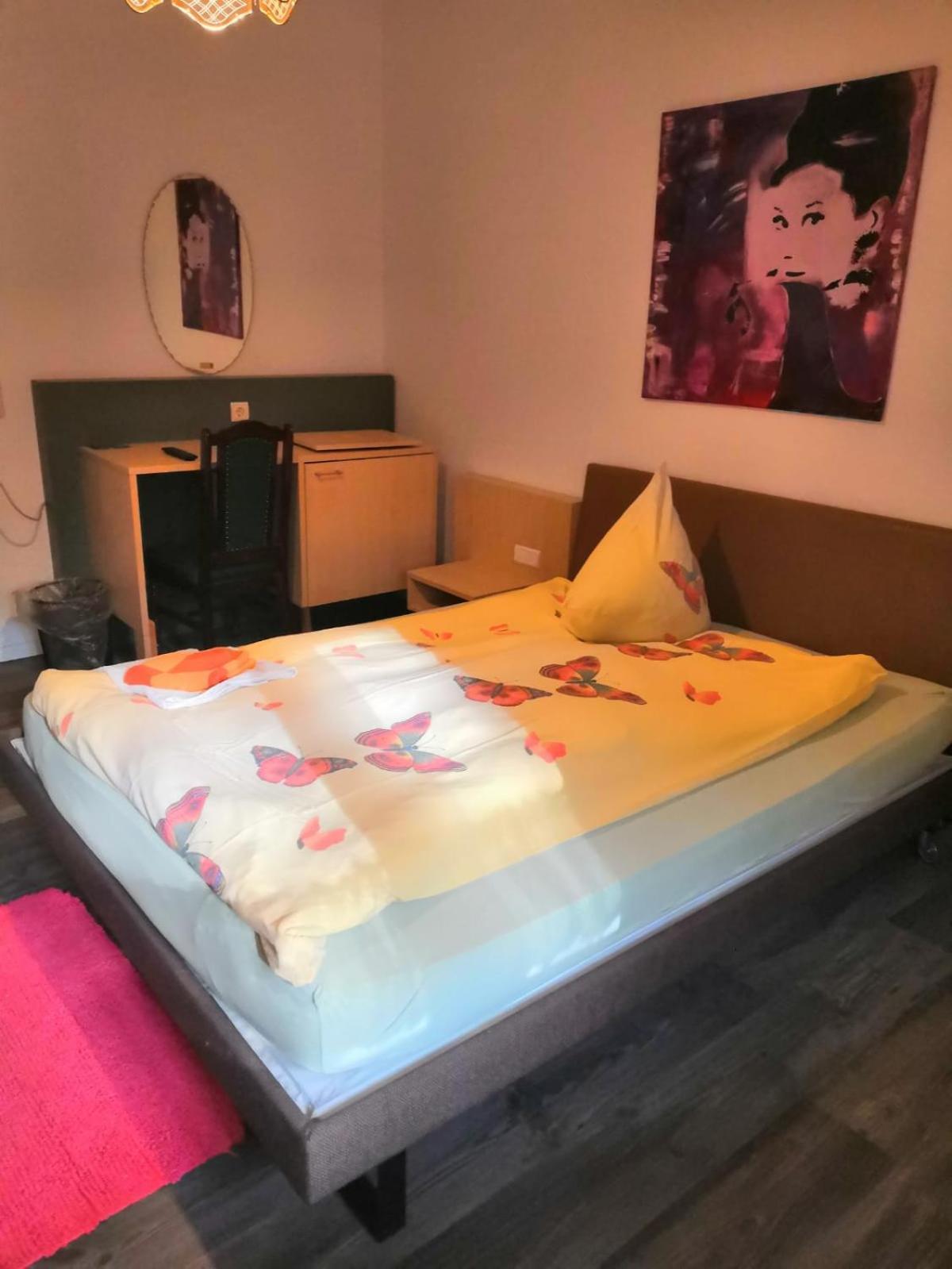 Hotel Zur Schmiede Heiningen Buitenkant foto